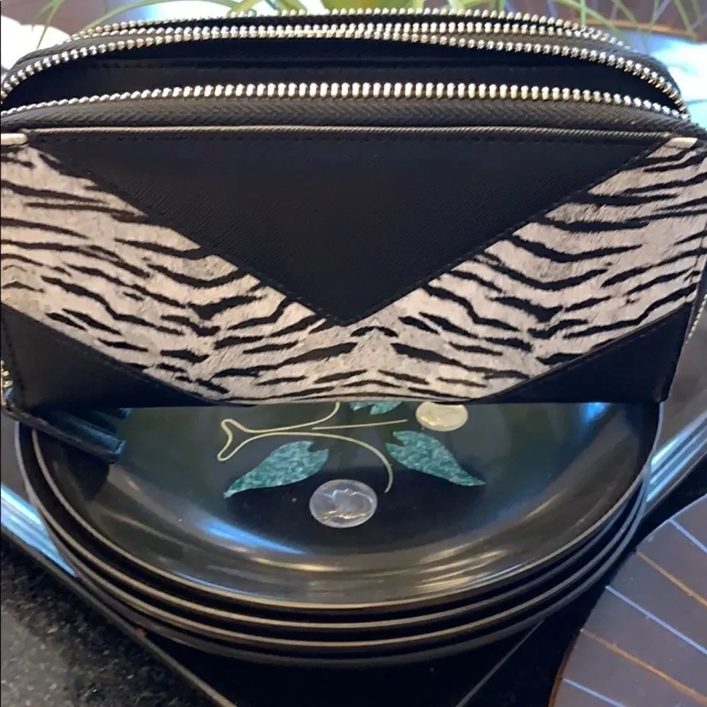 Dream Control animal print wallet NWOT